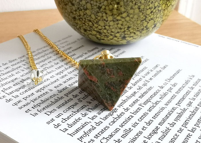 pendule-divinatoire-pyramide-unakite