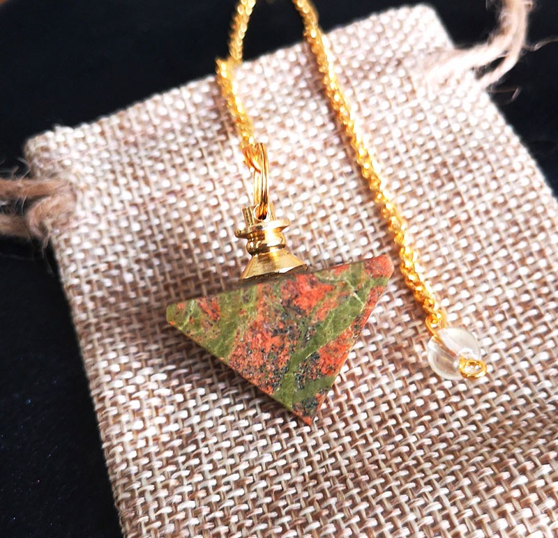 pendule-unakite-pyramidependule-unakite-pyramide